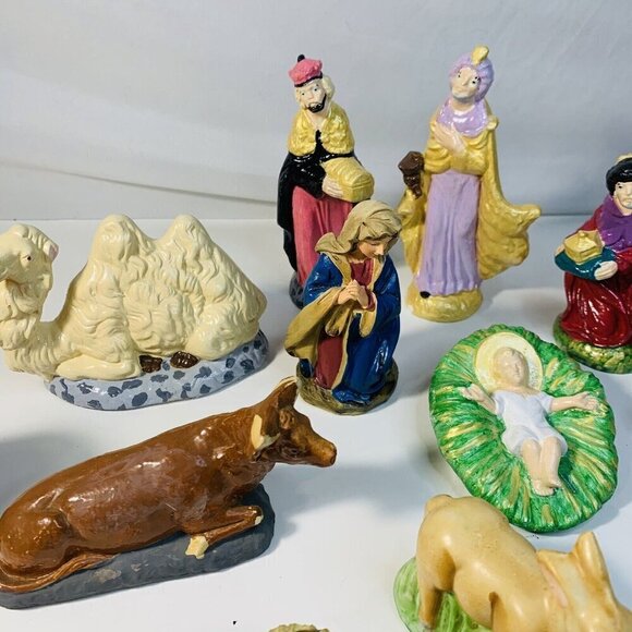 Vintage Christmas Nativity Figures Lot Various Sizes & Materials Hand Painted - Picture 6 of 11